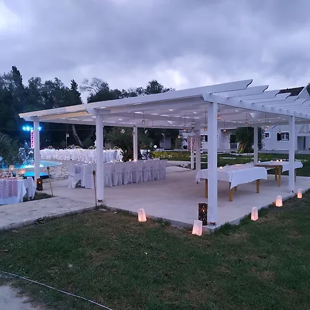 Otel Alykes Family 3*