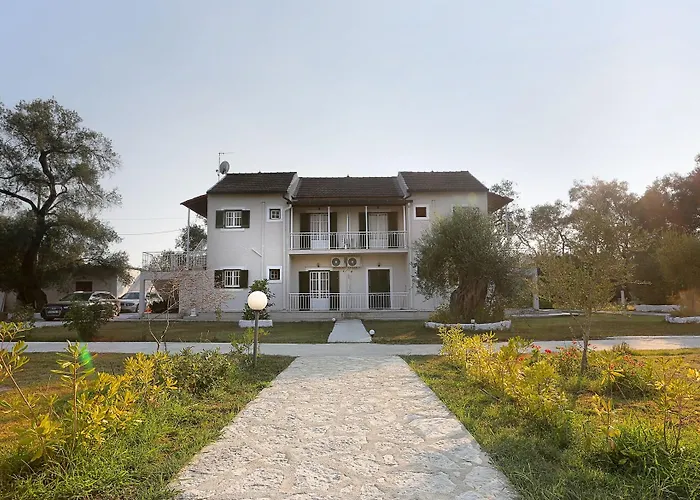 Alykes Family Hotel 3*
