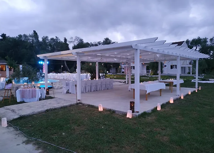 Otel Alykes Family 3*